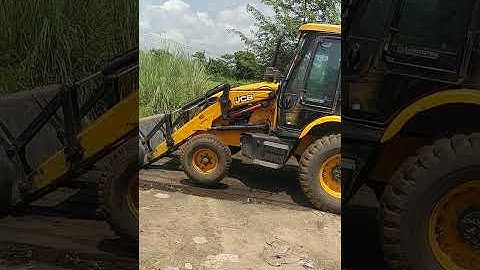 JCB 4DX WORKING
