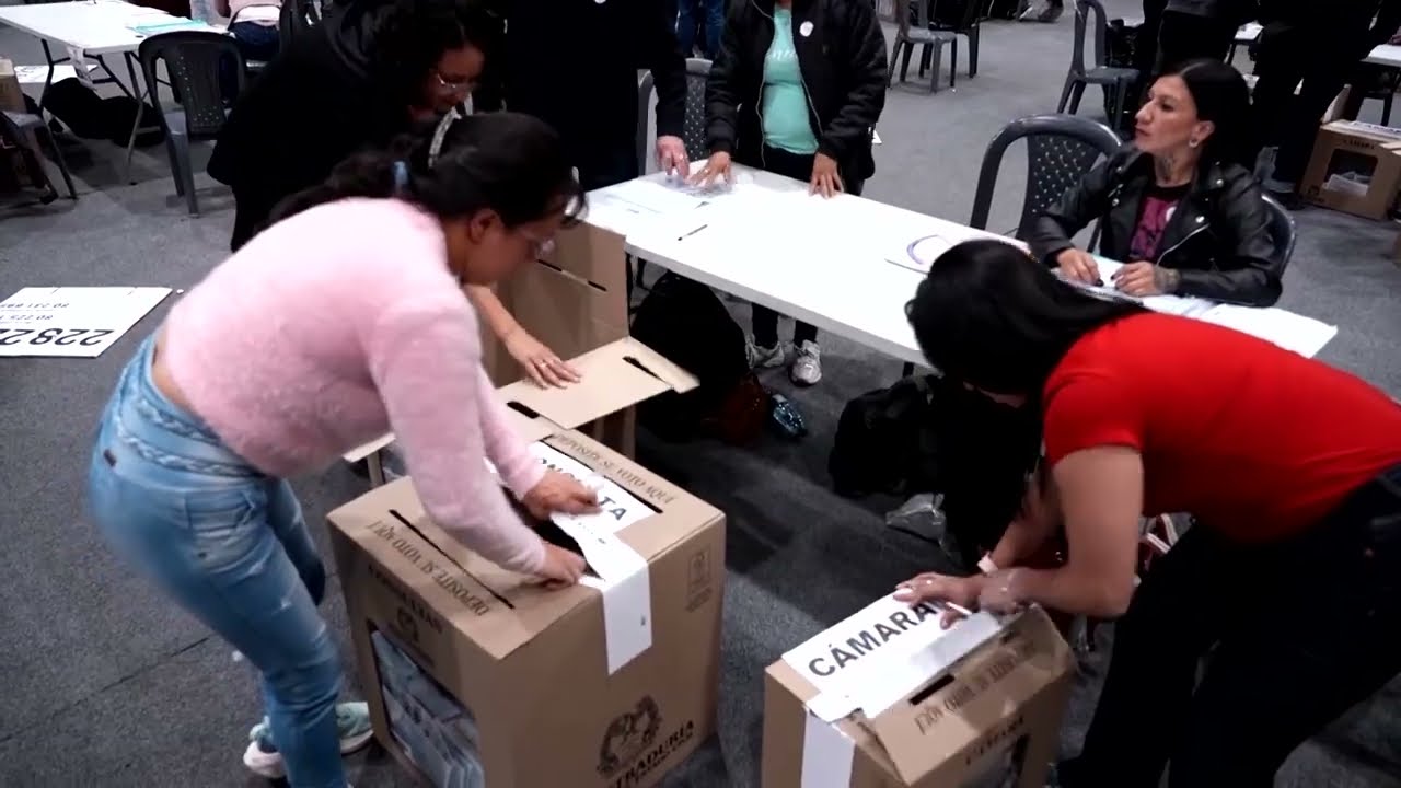 Colombians elect fragmented Congress in low-turnout election