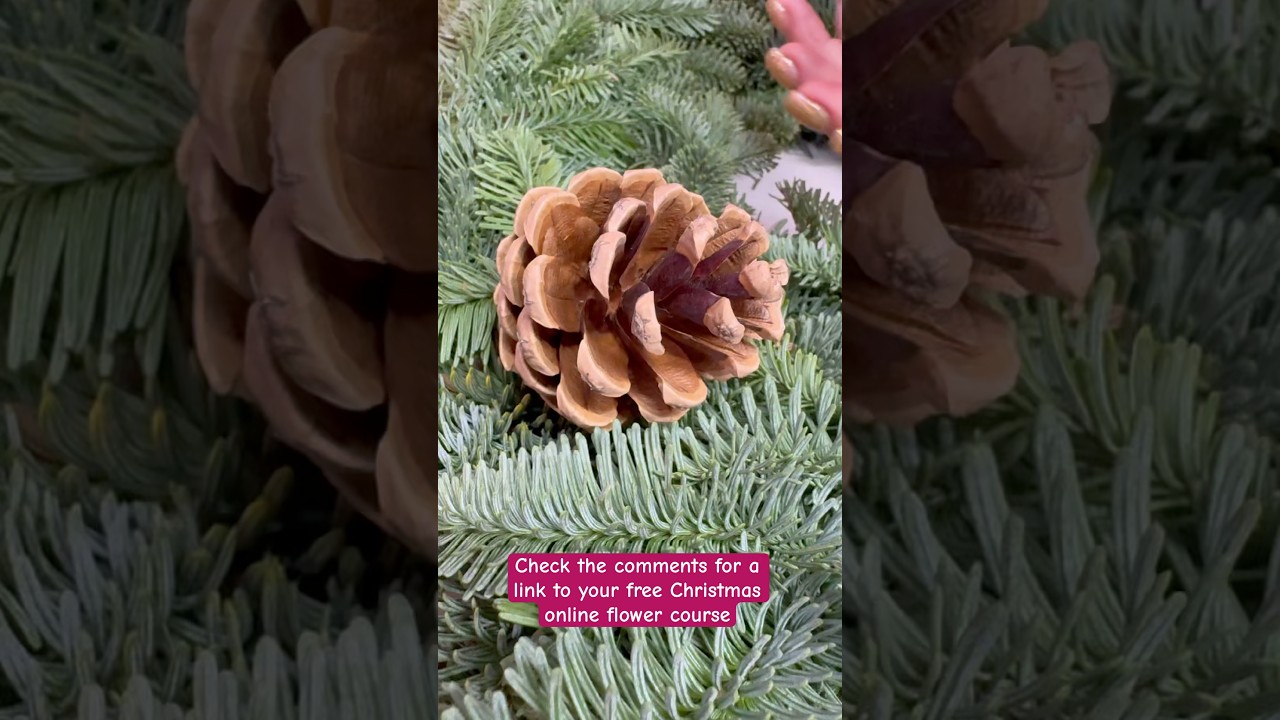 If you enjoy crafting you will love this free Christmas online flower course