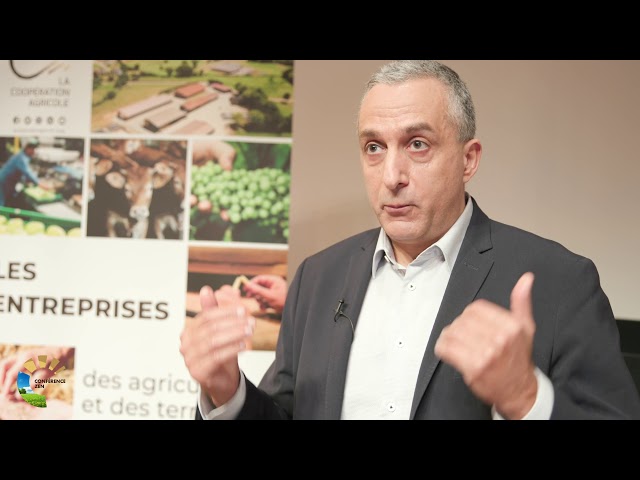 Watch Conférence-Débat EcoZEN : Regards Croisés - Armand AJDARI on YouTube.