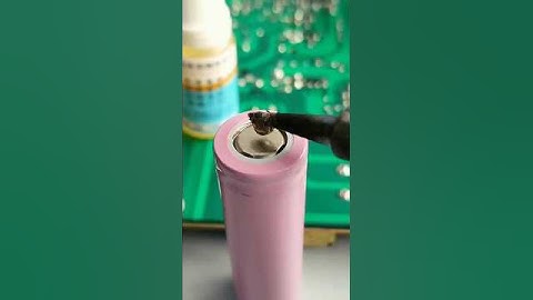 how to soldering a battery? #solderingtutorial #solderingiron  #solderingflux #diy #howto #asmr