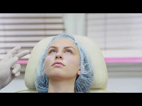 Video: Manden Tillader Ikke At Injicere Botox Osv