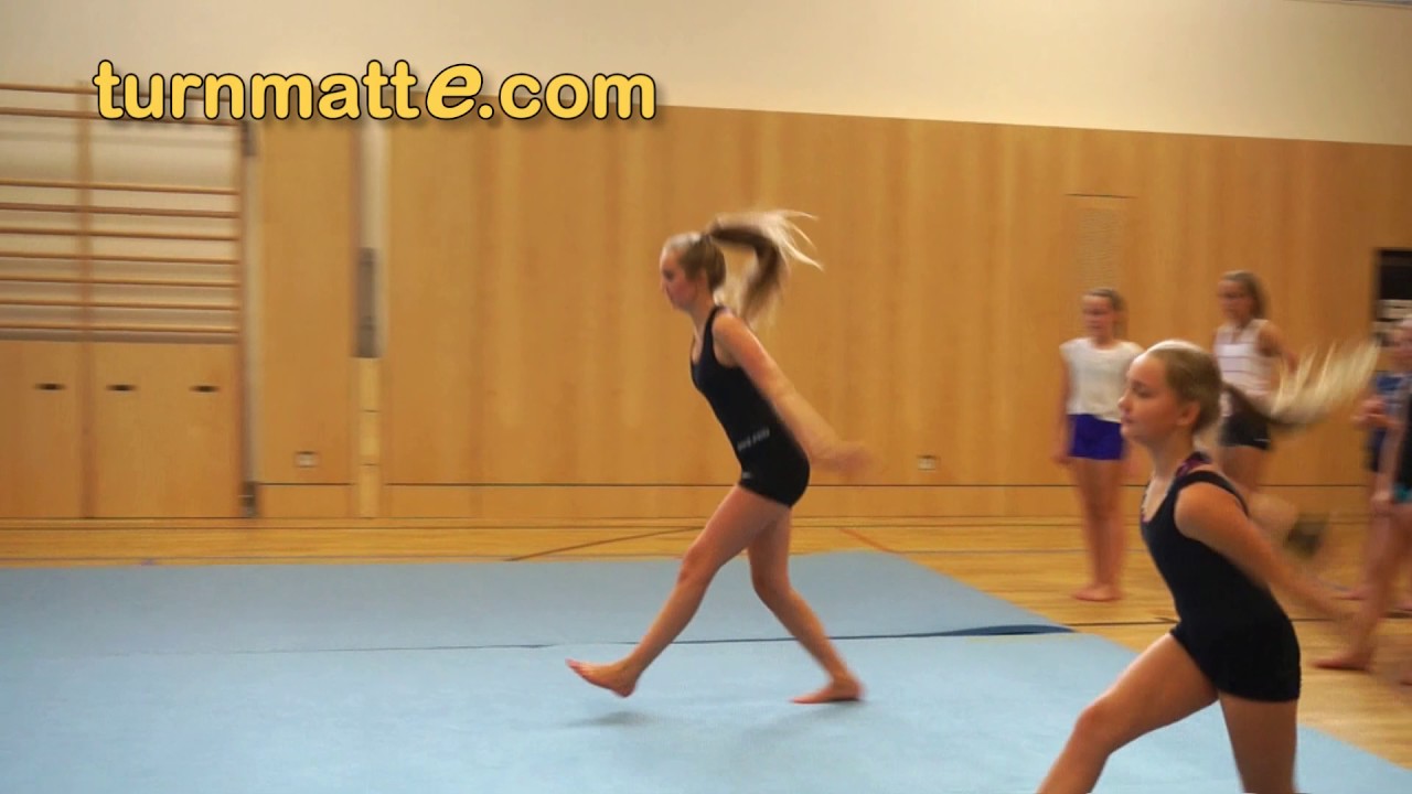 Rondat Übungen - Turnverein  auf Bodenturnmatte