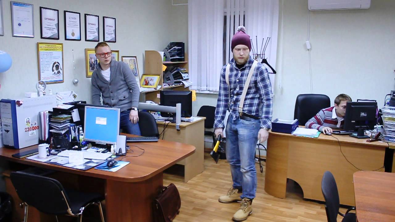 Футуристический офис. Хай тек медиа. Гостиная с диваном и телевизором. Hi tech media чебоксары. Хай тек медиа системс.