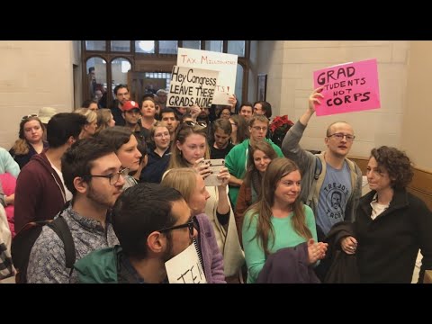 Vidéo: Les universités préparent-elles les étudiants au travail ?