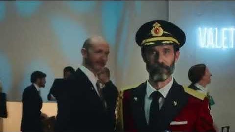 Holiday Commercial - Hotels.com - Captain Obvious Tips - The Obvious Choice
