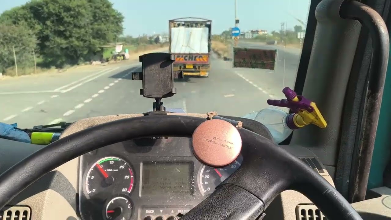 छत्रपति शिवाजी नगर से कन्नड़ रोड बंद हे 