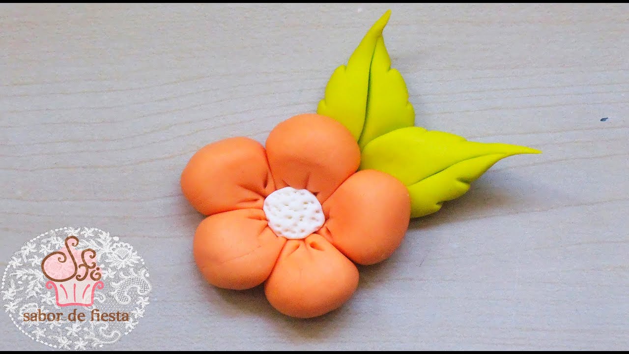 ❀Como hacer una FLOR DE FONDANT (FÁCIL)