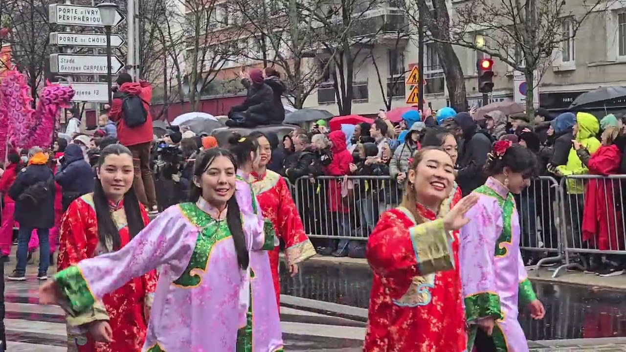 DÉFILÉ DU NOUVEL AN CHINOIS DE PARIS 13E ARRONDISSEMENT 2024