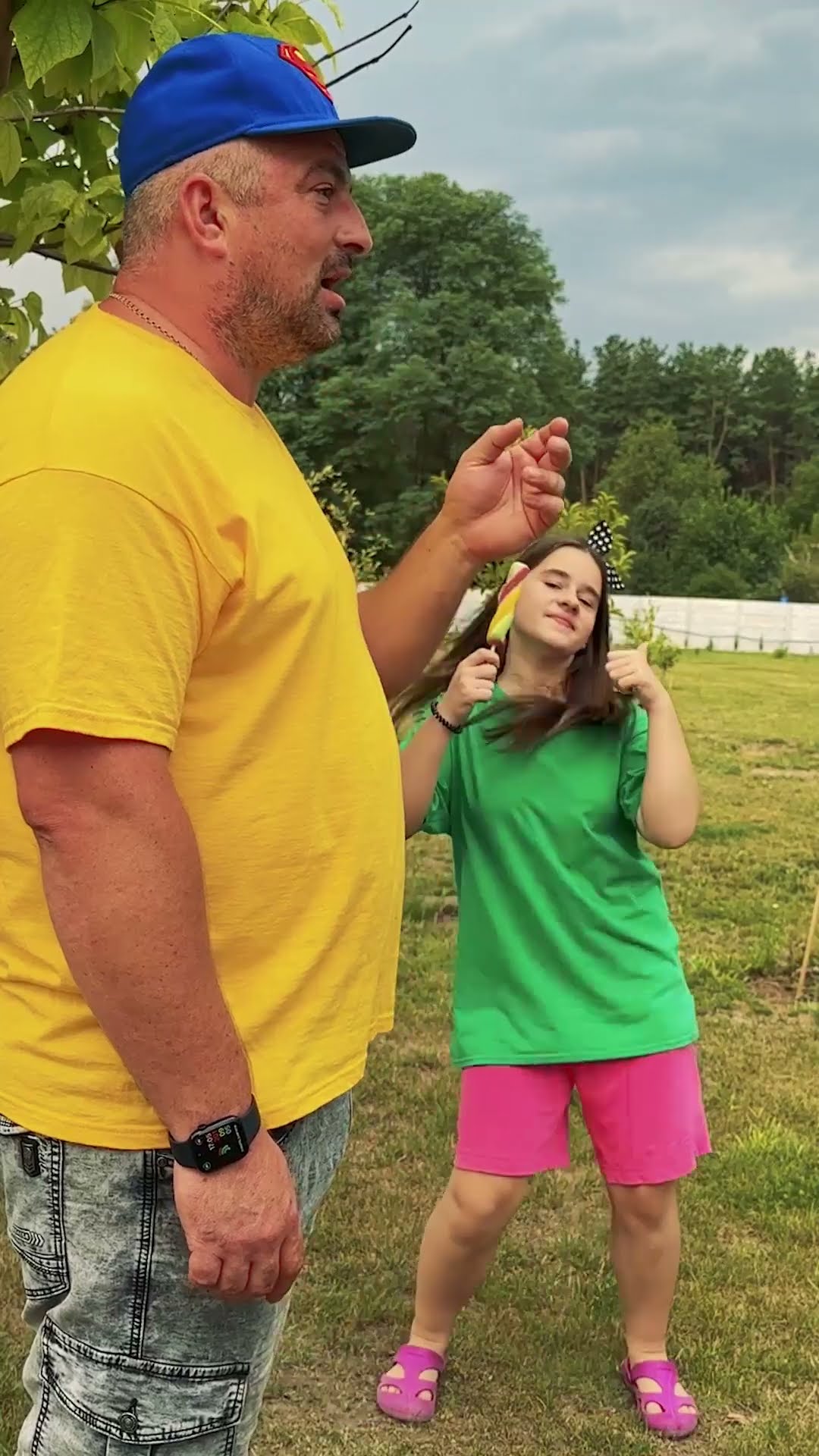 Cute kid pranks dad ?????❤️✅??