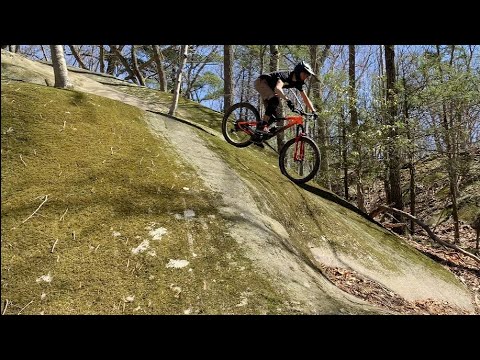 ENDLESS ROCK SLABS IN NEW YORK?? | Mountain Biking Blue Mountain Reservation