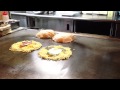 Hiroshima-yaki/ Japanese okonomiyaki making at Daichan   広島お好み焼き大ちゃん