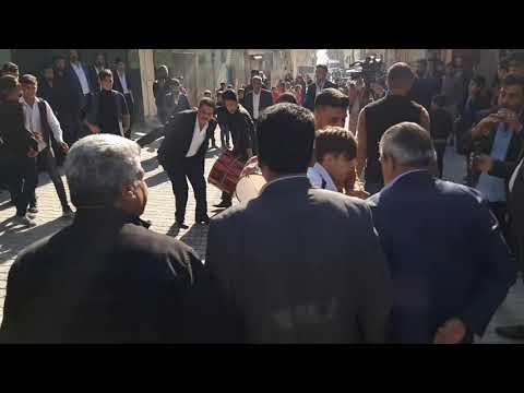 ORTAYA ÇIKAN ADAMA DİKKAT URFA GRANİSİ DAVUL ZURNA EŞLİĞİNDE GRUP MİRXAN