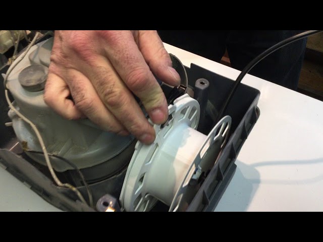 Comment régler l'enrouleur sur l'aspirateur Lux Electrolux du D750