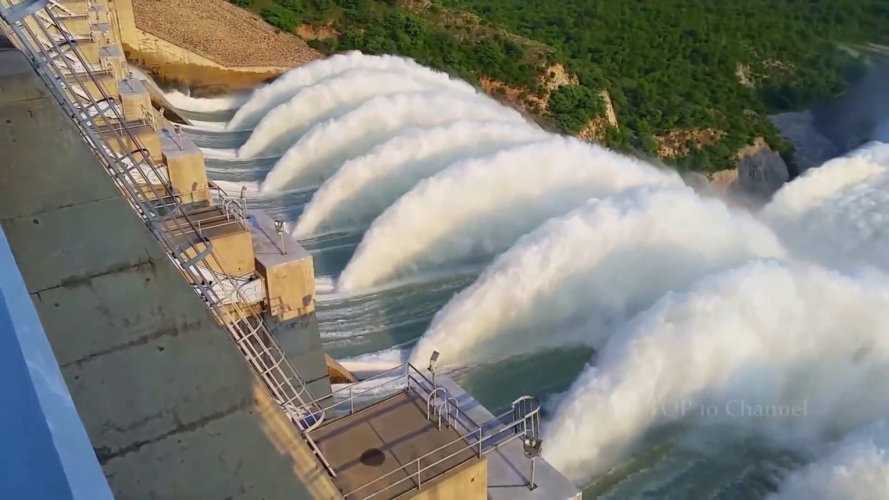 Armida Schulz - Top 15 emergency water discharge from the dam Full HD