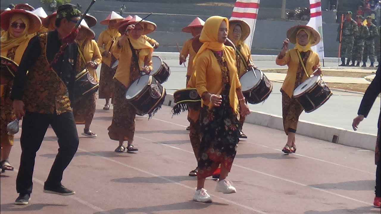 OPA OMA DRUMBAND MERIAHKAN HUT TNI KE 78 | KODIM 0607/KOTA SUKABUMI