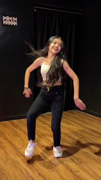 Makhna - #bollywood #oldsong #govindasongs #viralvideo #explore #danceindia #shorts #trend #fyp