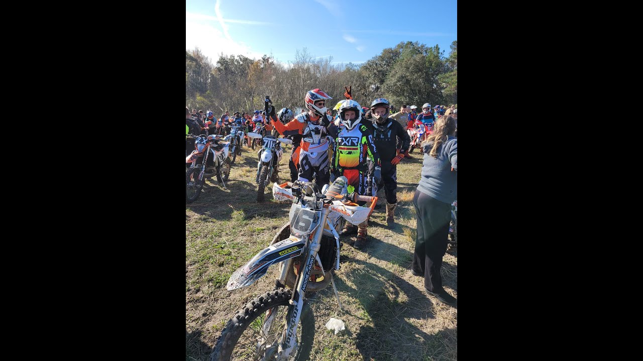 My buddy MAC SCRAMBLES (Mike C) talked me in to racing a Hare Scramble! Mondon Hill