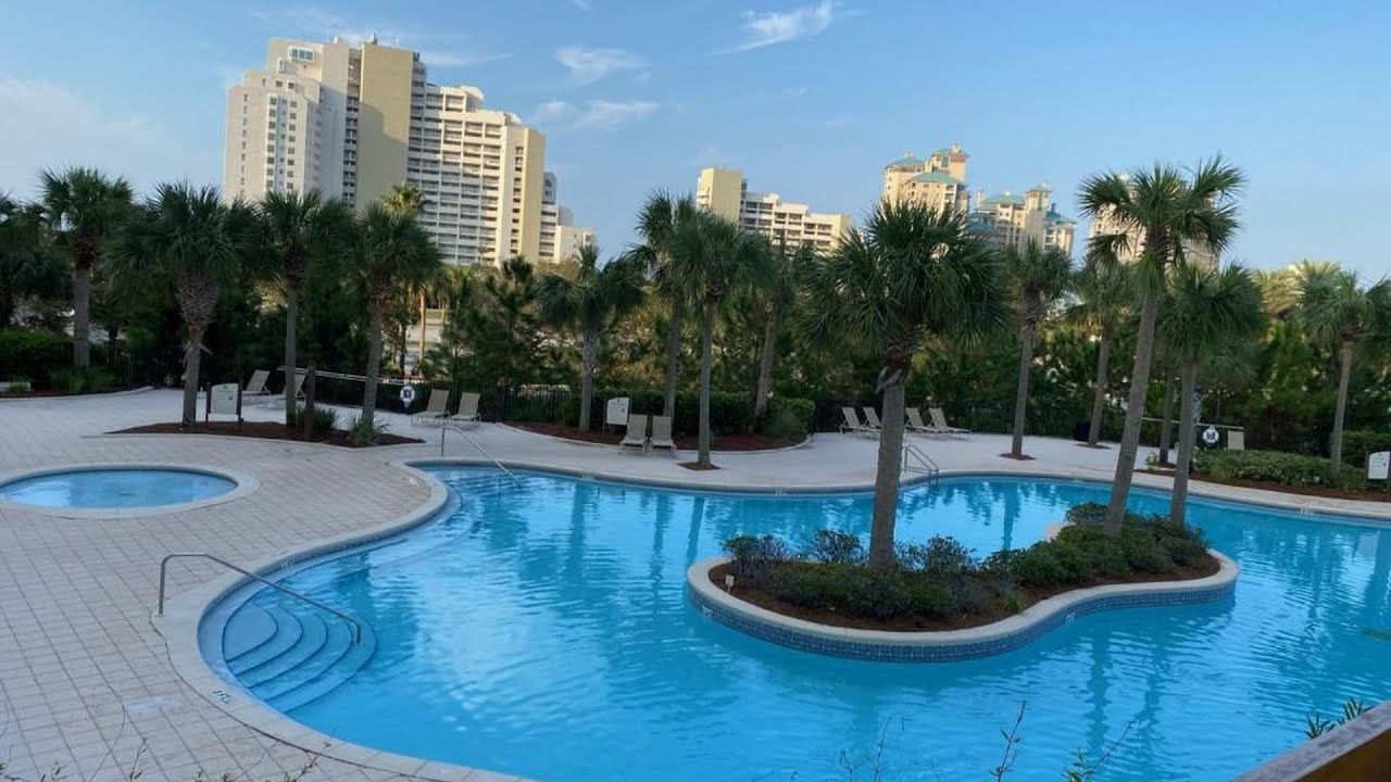 Ocean View Luxurious Condo-BEST location + balcony | Destin (FL), United States | Hotel Review🏨