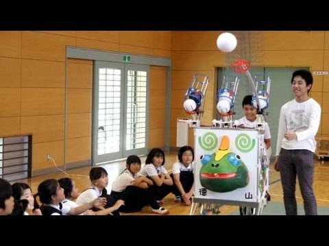 ロボットの動き学ぶ小学生  山口・周南市