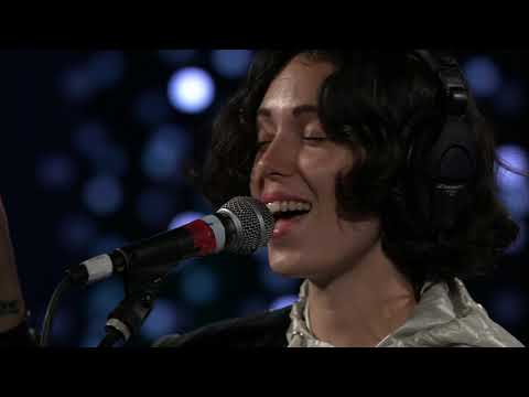 Kelly Lee Owens - 8 (Live on KEXP)