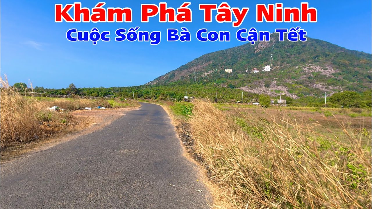 Khám phá con đường có view núi và cuộc sống bà con nơi đây những ngày cận tết