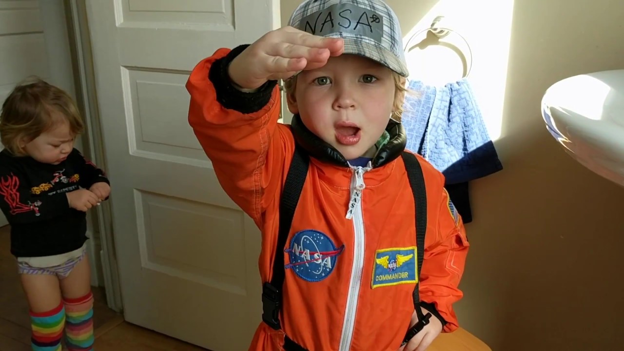 Review: Space Commander  Suit for Kids. Aeromax Jr. Brand Astronaut NASA Branded