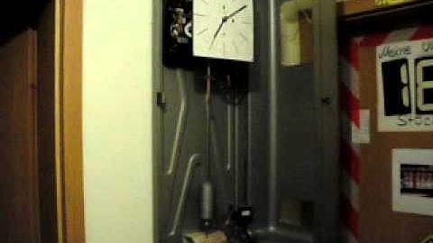 TN master clock with invar pendulum in action