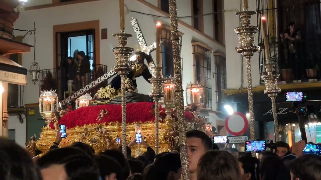 EXTRAORDINARIA PENAS DE SAN VICENTE. Llegada a la Plaza de San Lorenzo con 'Amarguras'
