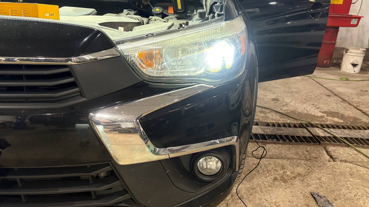Hướng Dẫn Thay Bóng Đèn LED Mitsubishi Đúng Cách Xe HCM