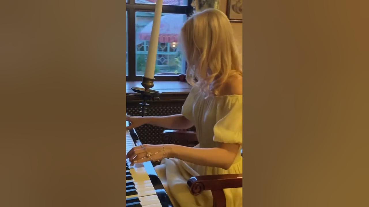 ..A unique musical instrument.. •Ballade pour Adeline• Paul de Senneville