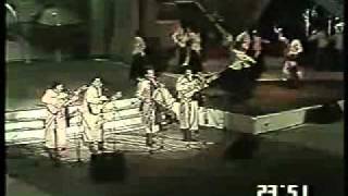los cantores del alba- El que toca nunca baila.mpg