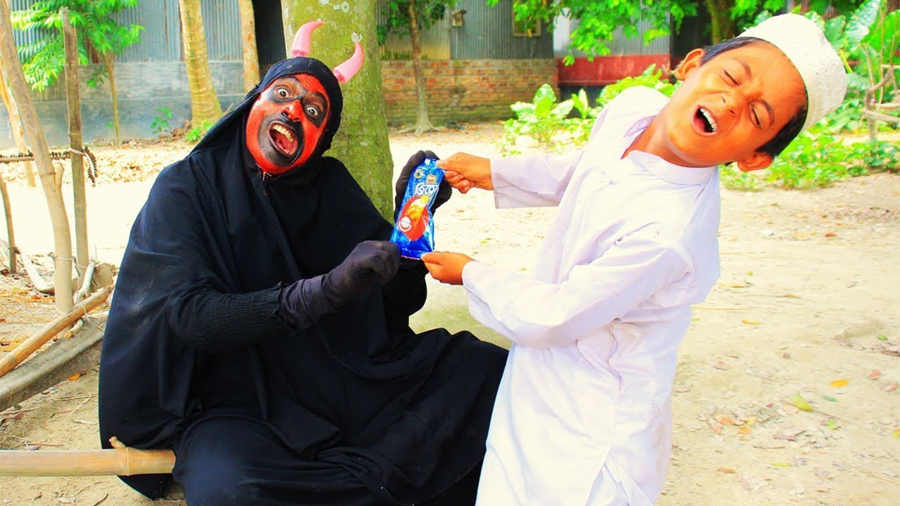 chips-wala-shaitan-and-a-child-shaitan-is-attacking-prayer-times