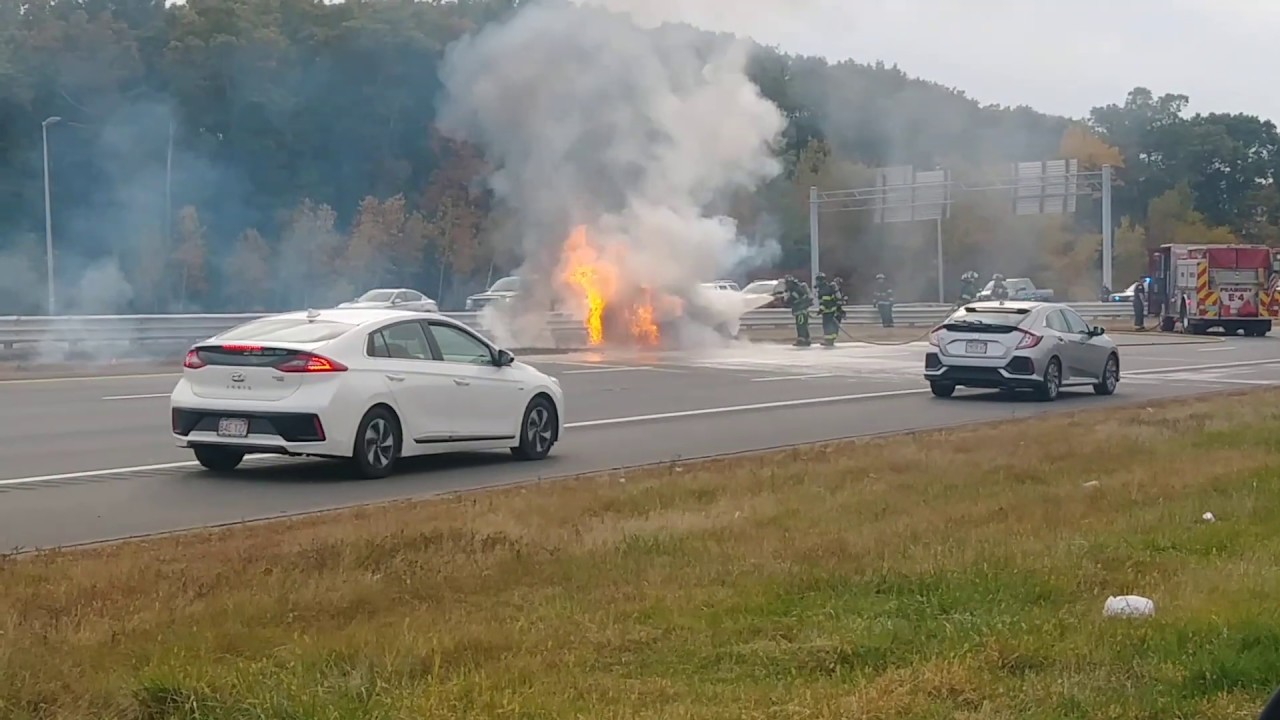 CAR FIRE/CRASH on highway RT128 Peabody Mass Sept 2019 Mallias Towing