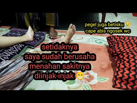 pijat tradisional, injak kaki, injak betis, injak paha istri kesayangan 😁 pegel banget betisku