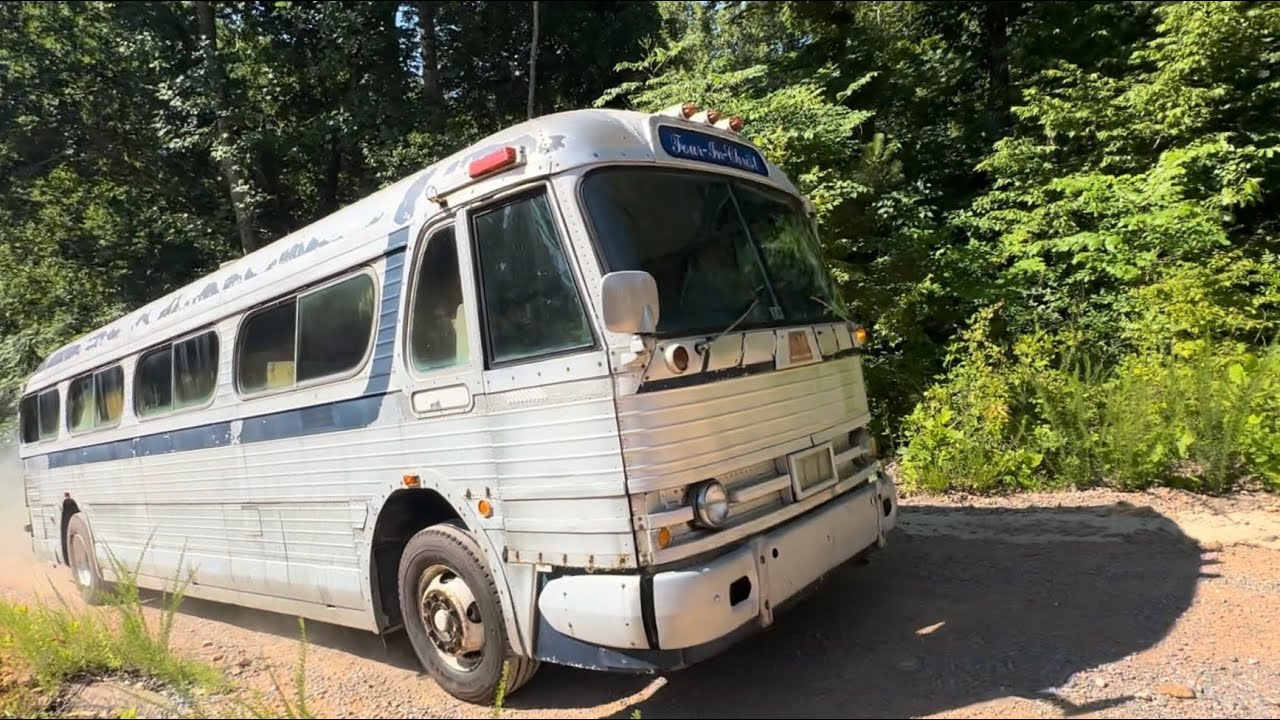 Возвращаем винтажный автобус к жизни на дороге. GM 4104 1950-х годов нуждается в серьёзном ремонт...