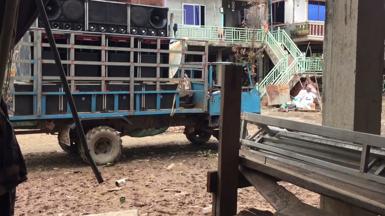 ហើរចោលទ្រនំ