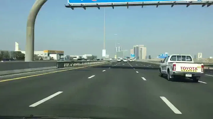 Road from Khalifa City A Abu Dhabi to Dubai Mall in 20 sec -Hyper-lapse