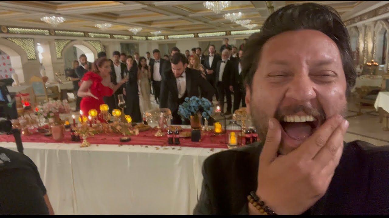 عركة علي عجينه وزهراء والمخرج يضحك