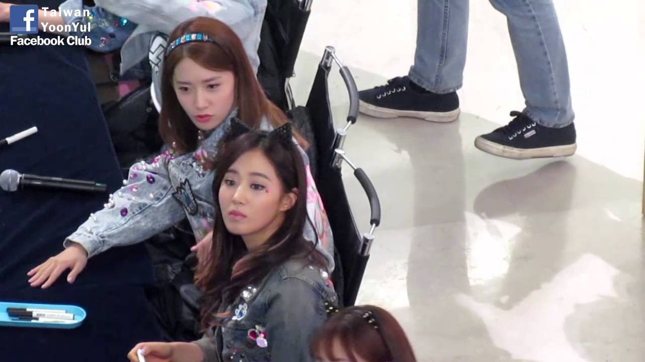 [FANCAM]130126 SNSD Signing event YoonYul moment by YYFB