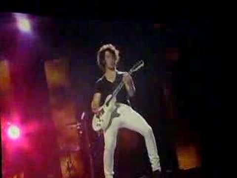 S.O.S. - Jonas Brothers - IZOD East Rutherford, NJ...