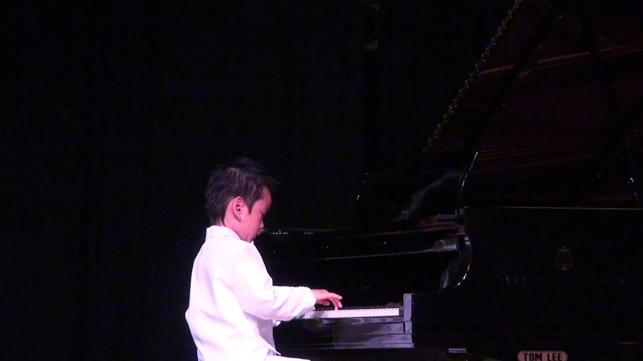 4 Years Old Ryan Wang Plays The Fair by Gurlitti