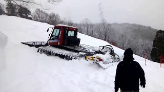 赤沢スキー場 〜滑る圧雪車〜  2015.2.20