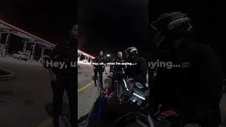 Cop threatens bikers with a $300 fine 🤬 (via lowkey.ride/ig)