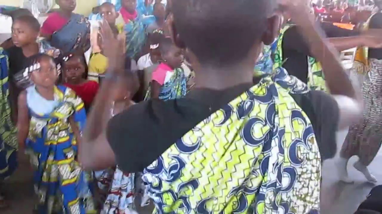 ENTREZ DANS SES PARVIS AVEC DES DANSES YouTube