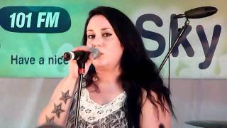 Video thumbnail of "Lisa Lois - Hallelujah Live @ Sky Radio Beachconcert 5 sept 2010"