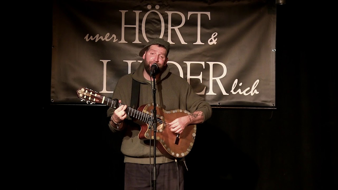 Hisztory: Der Tag, an dem Léon der kleinen Mathilda - live im Club Voltaire