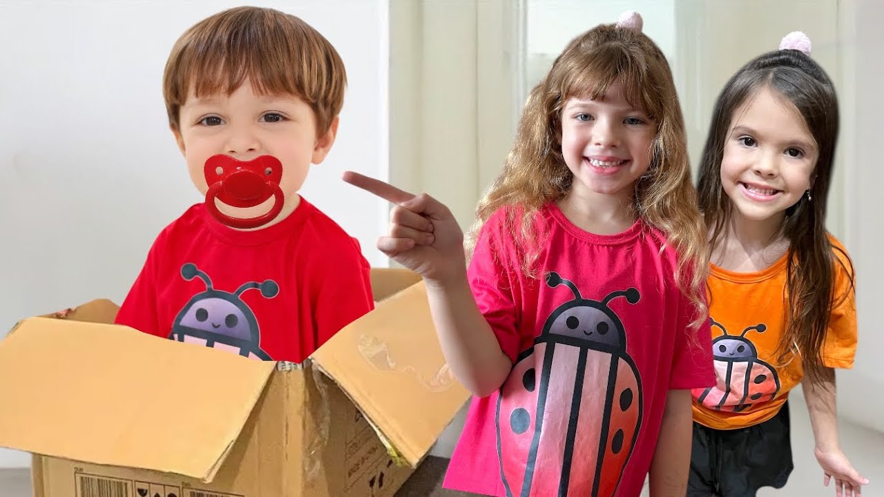 ALICE E HELENA FINGEM BRINCAR de babá POR UM DIA com seu irmão VITOR 