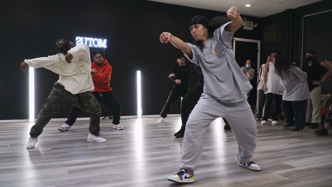 AALIYAH  | SAMOHT | BY DIANA MATOS