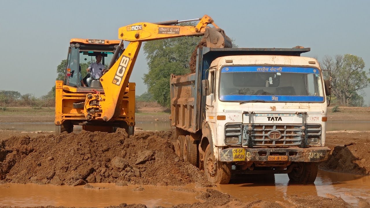 JCB 3DX BACKHOE NEW LAKE WORKING MUD MURUM LOADING IN TATA HAYWA 2518 HAYWA STUCK A MUD LAKE